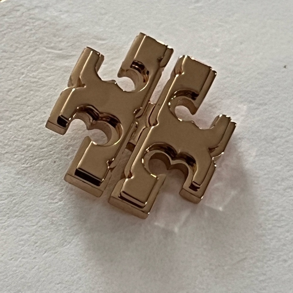 TORY BURCH• Small Logo Earrings - Picture 6 of 15